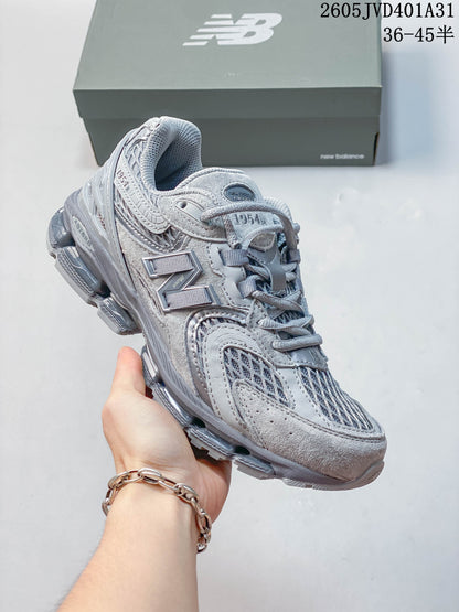 New Balance 997 Sneakers in Gray