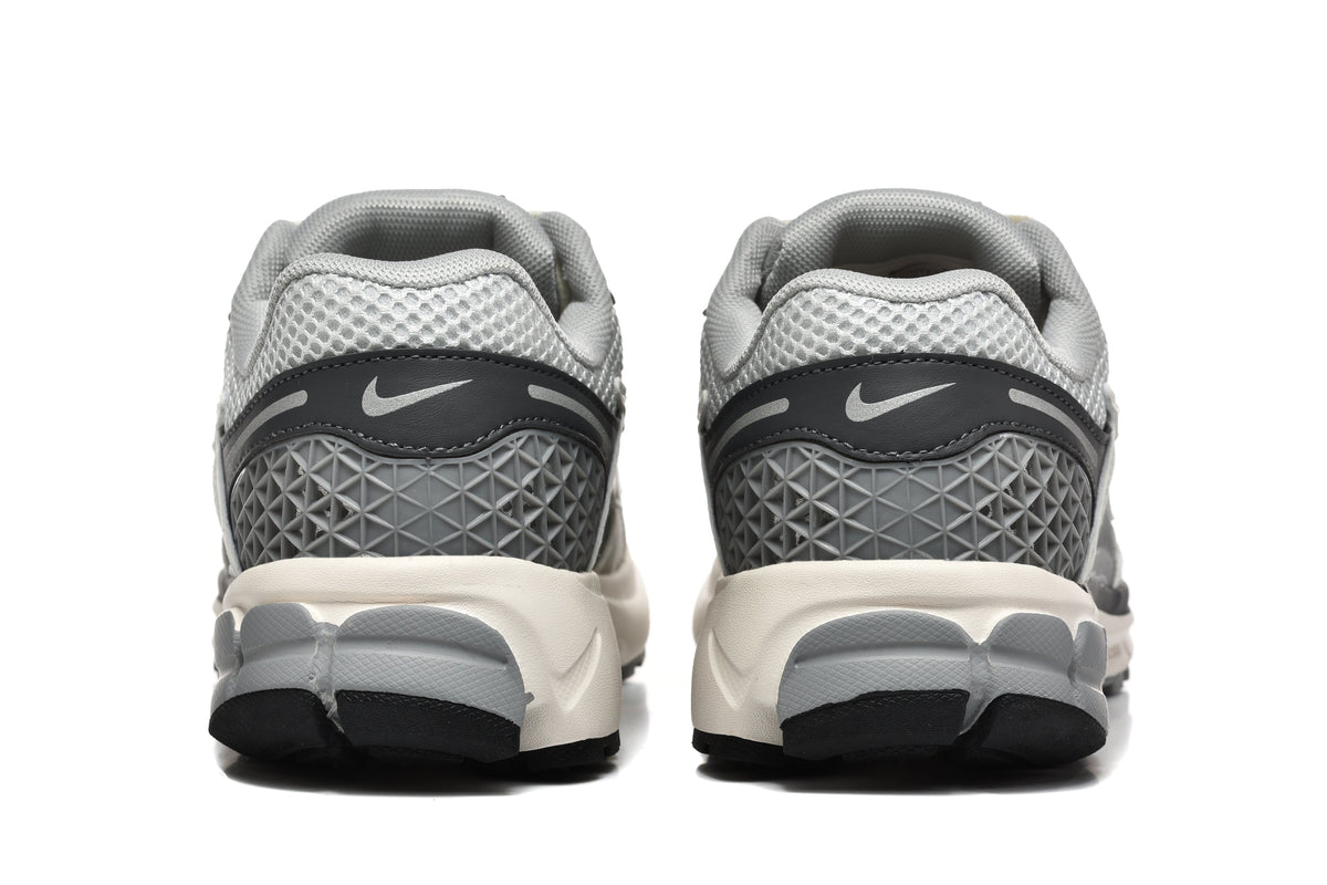 Nike Zoom Vomero 5 Sneakers in Grey and White