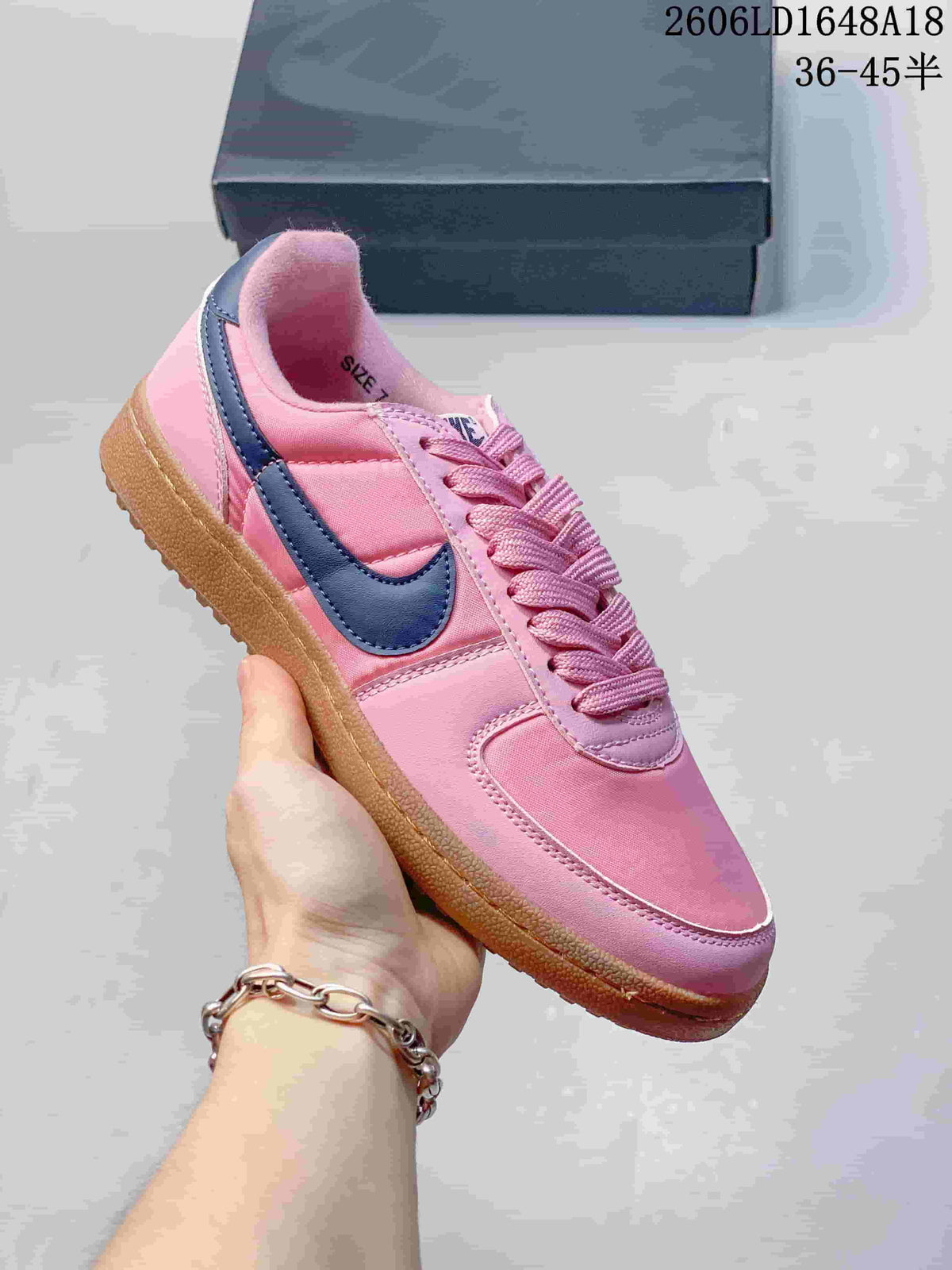 Nike Field General 82 SP Low-Top Sneakers