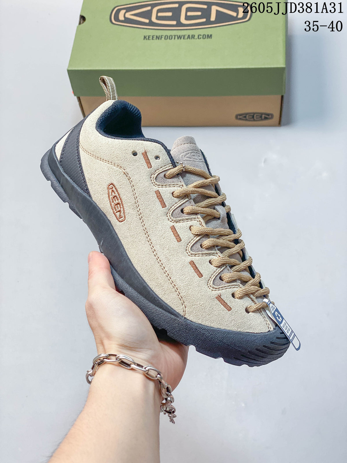KEEN Jasper Low-Top Sneakers in Beige and Navy