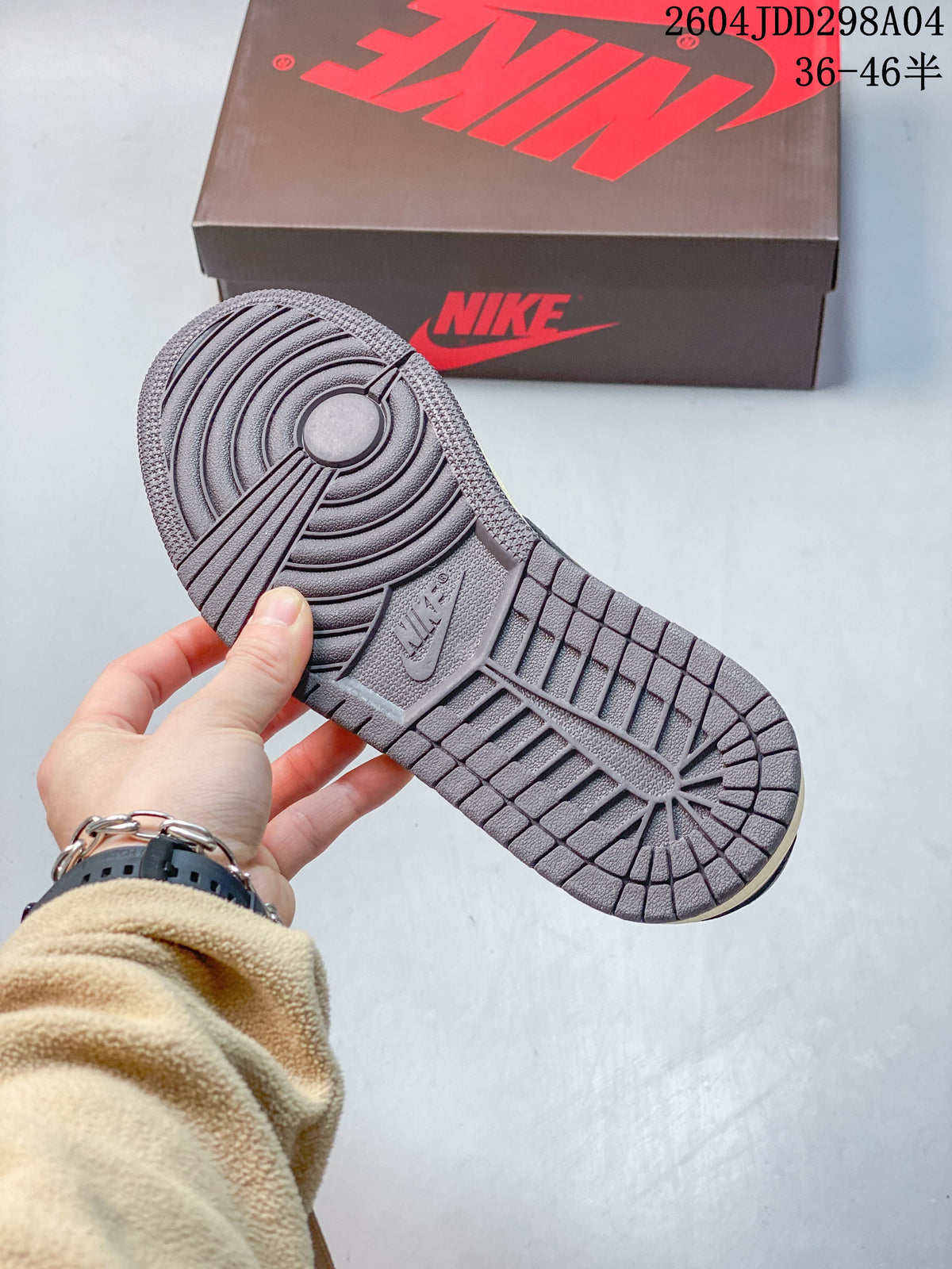 Jordan 1 Low Travis Scott Mocha Sneakers