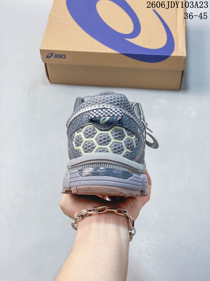 ASICS Gel-Kahana 8 Trail Sneakers in Grey