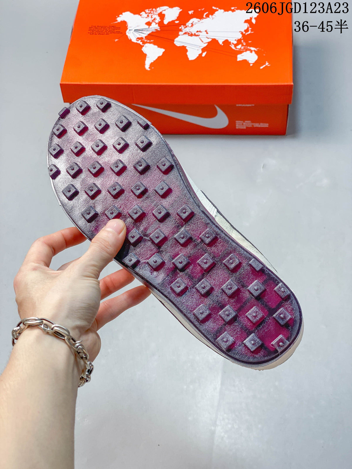 Nike Astro Grabber Low-Top Sneakers IQ3367-299