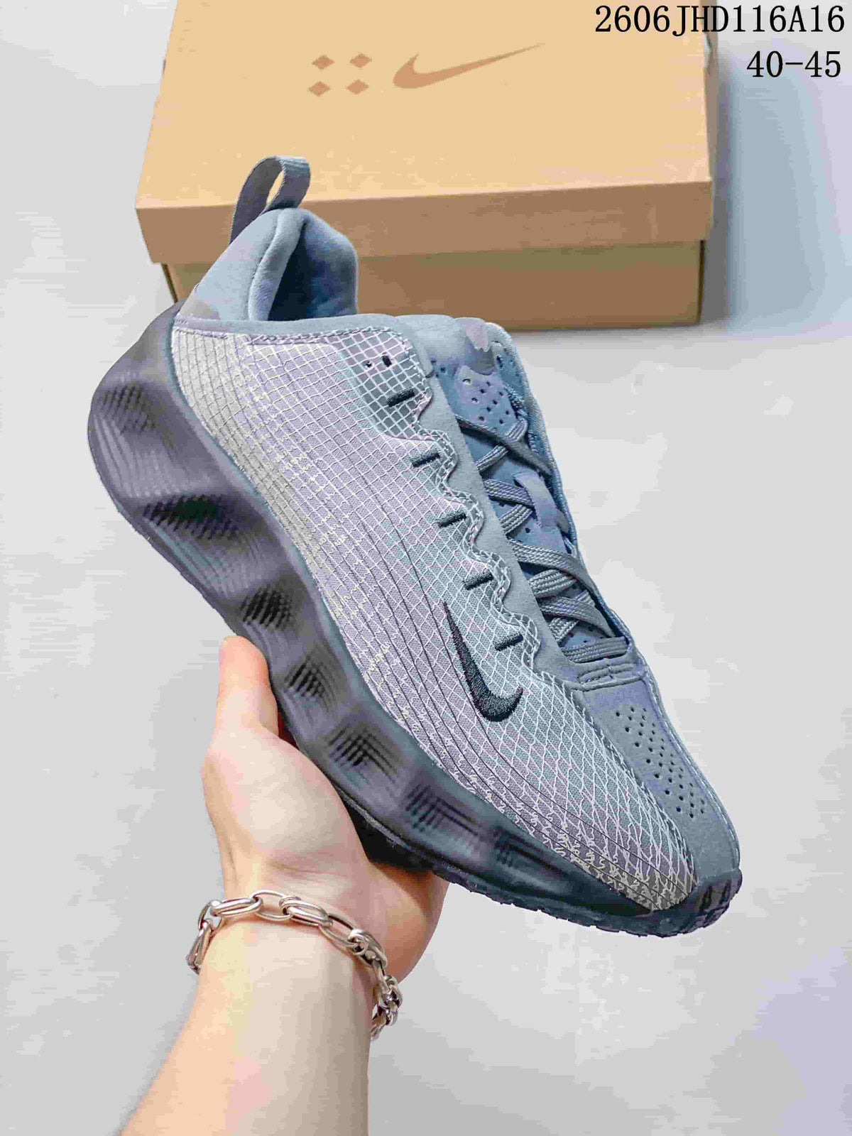 Nike Ava Rover Hs Running Shoes in Gray