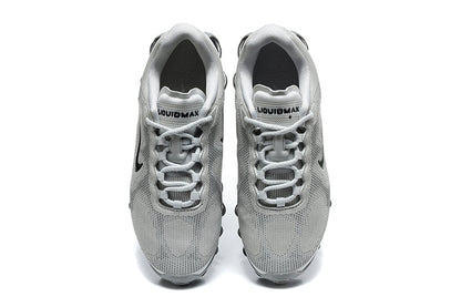 Nike Air Max Sneaker in Grey