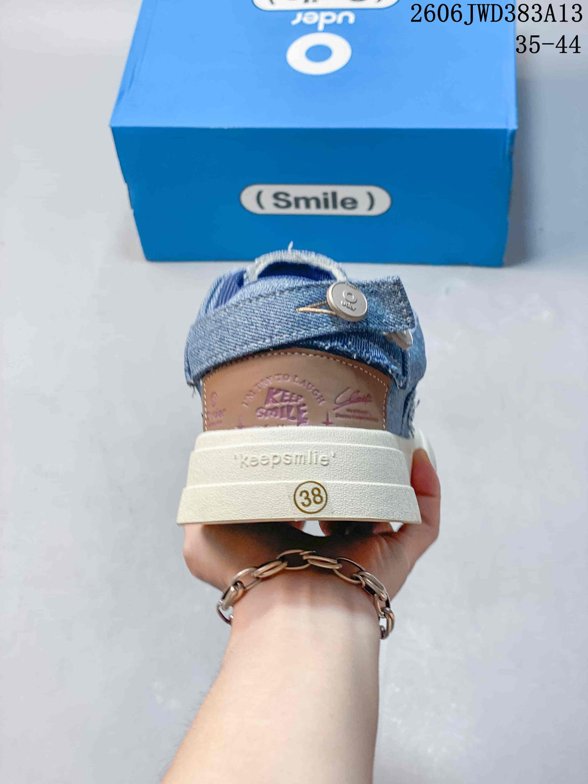 Ocai 002 Smile Blue Denim Low-Top Sneakers