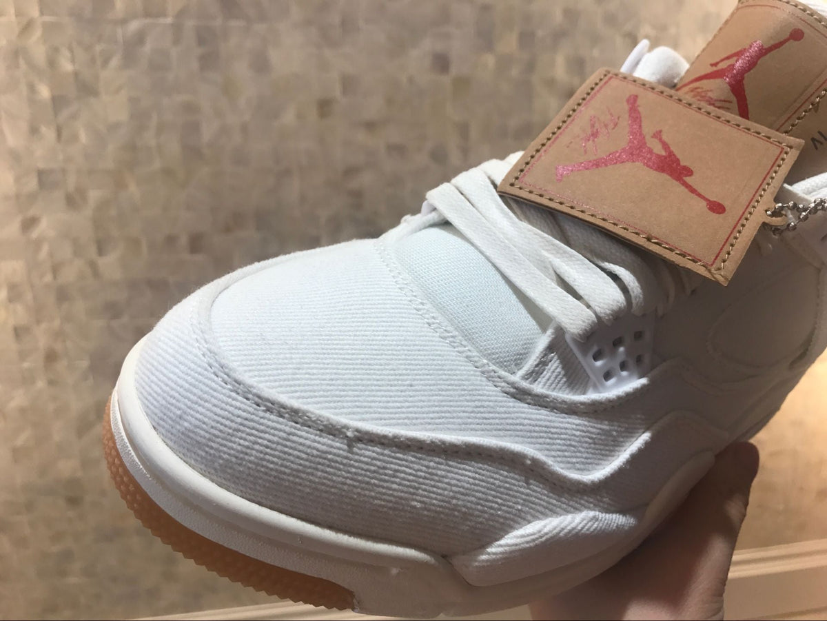 Jordan 4 Retro Levi's White Sneakers AQ2571-100