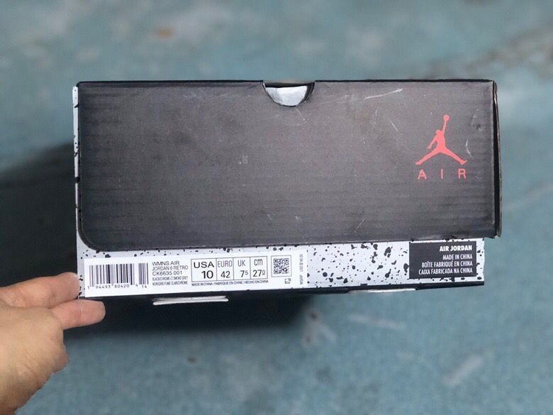 Jordan shoebox showing the Air Jordan branding and a size label with US 10, EU 42, UK 7, and 27 cm.