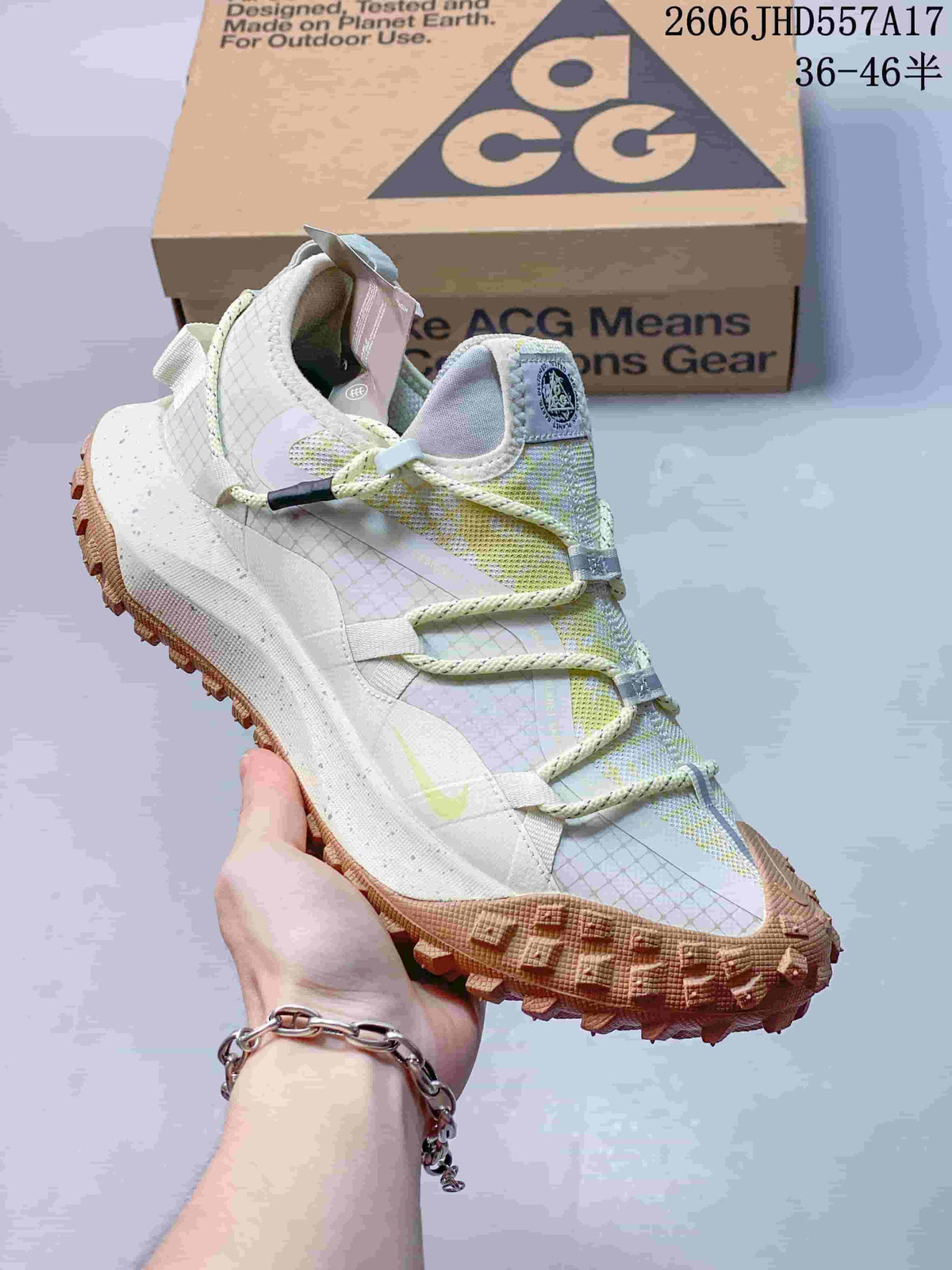 Nike ACG Mountain Fly Outdoor Sneakers