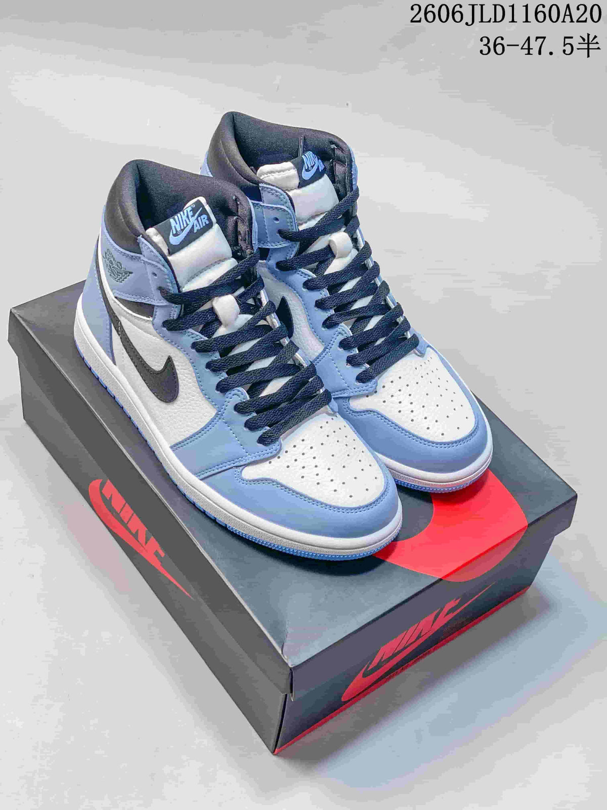 Jordan Air Jordan 1 High Sneakers in Blue and White