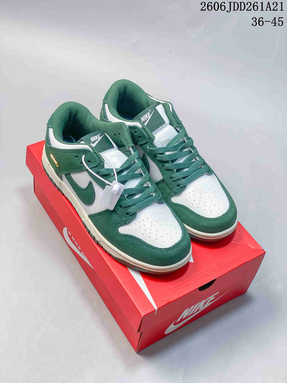 Nike Dunk Low Green and White Sneakers 06JDD261A21