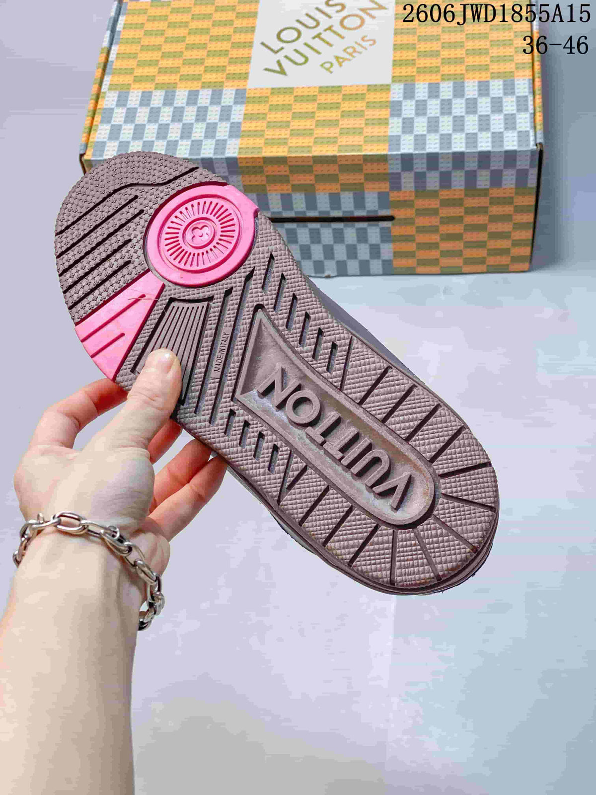 Louis Vuitton Trainer Low Sneakers in Taupe Multicolor TWD1855A15