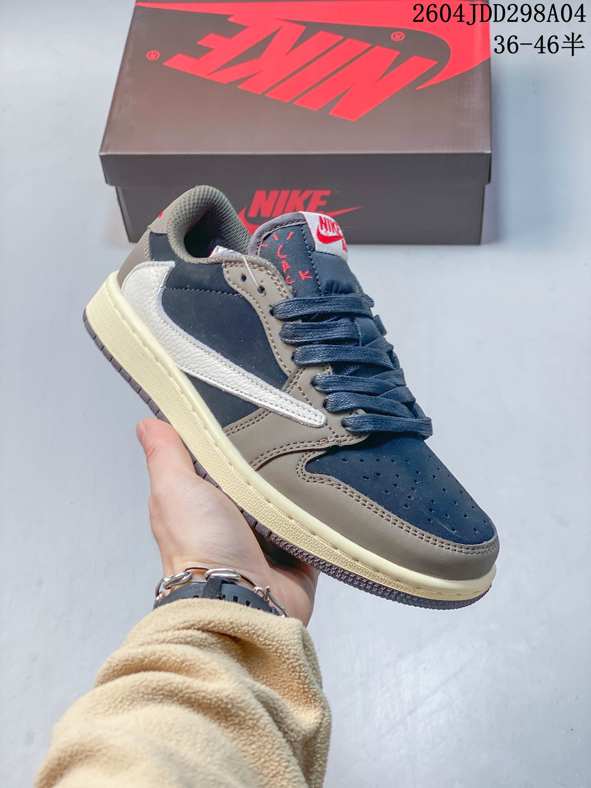 Jordan 1 Low Travis Scott Mocha Sneakers