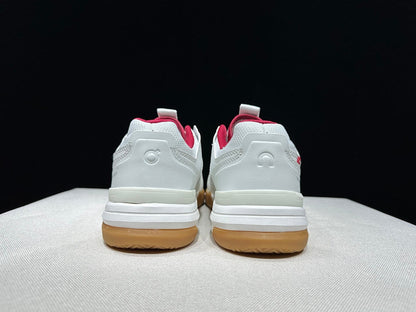 On The Roger Clubhouse Pro Sneakers White Ivory Gum