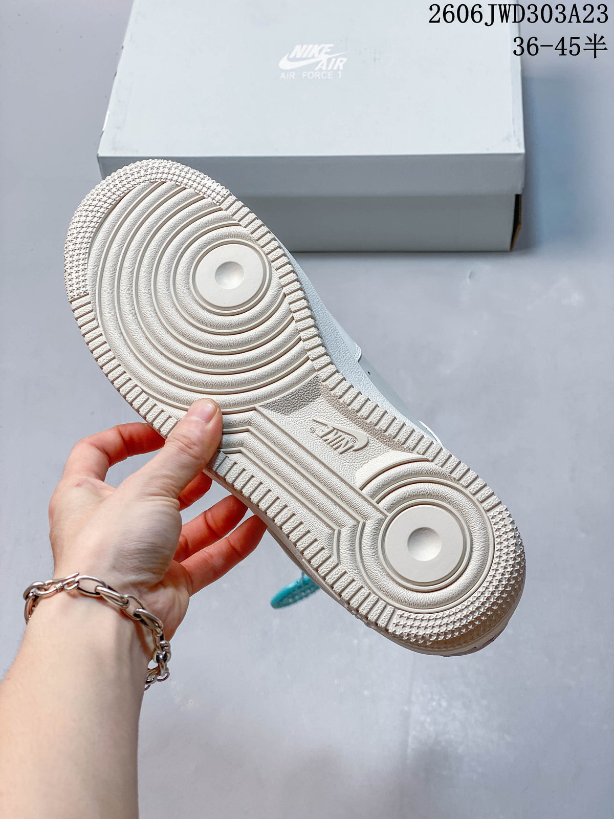 Nike Air Force 1 '07 Low White Sneakers