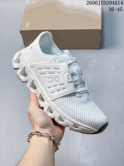 On Cloudswift Amp Running Shoes, White, 06JXD204A14_002