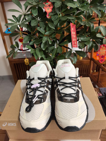 ASICS GEL-Kayano 5 360 Sneakers, White and Black