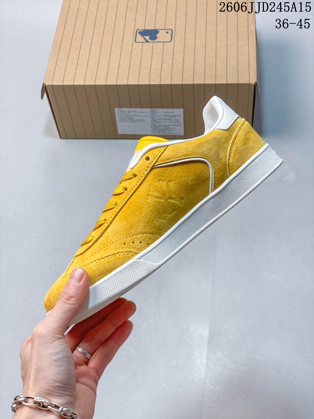 MLB New York Yankees Low-Top Sneakers in Yellow