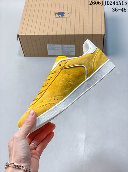 MLB New York Yankees Low-Top Sneakers in Yellow