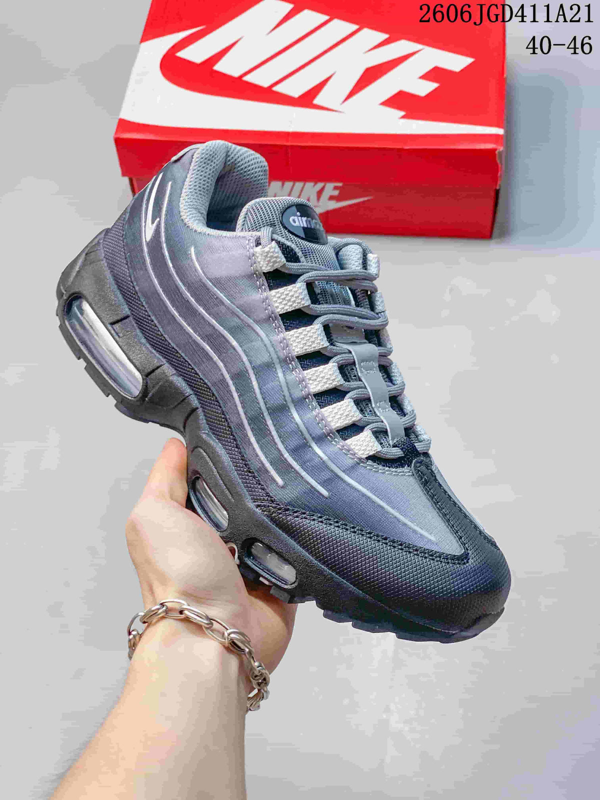 Nike Air Max 95 Sneakers in Grey