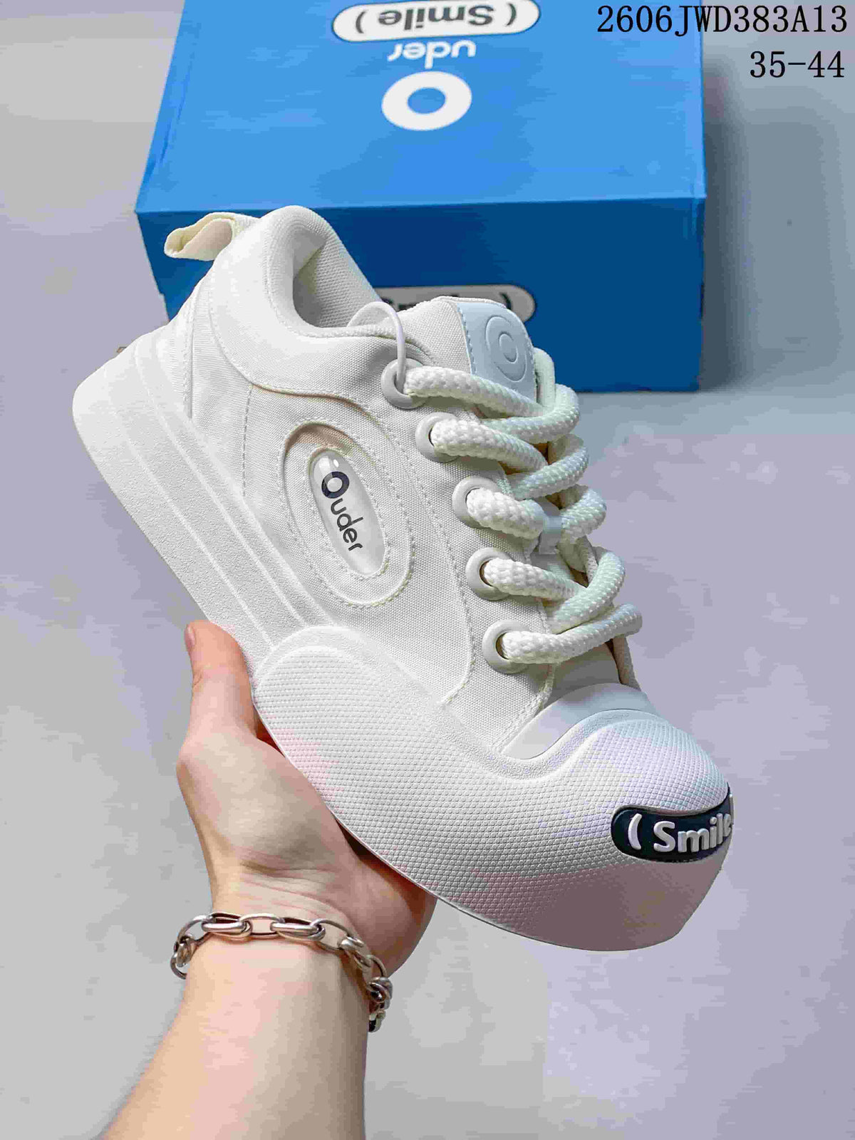 Ocai 002 Smile White Low-Top Lace-Up Sneakers