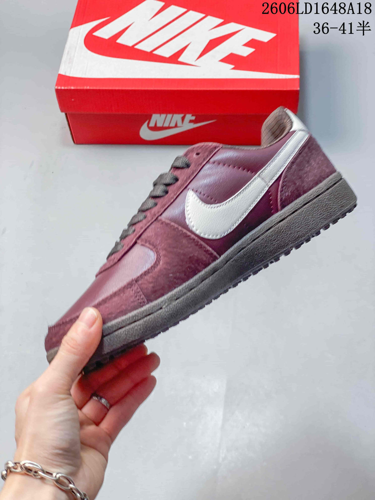 Nike Field General 82 SP Low-Top Sneakers in Burgundy