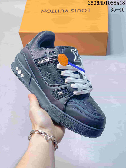 Louis Vuitton Trainer Low-Top Sneakers in Navy