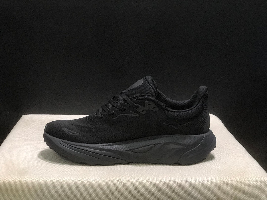 HOKA Arahi 8 Black Running Shoes