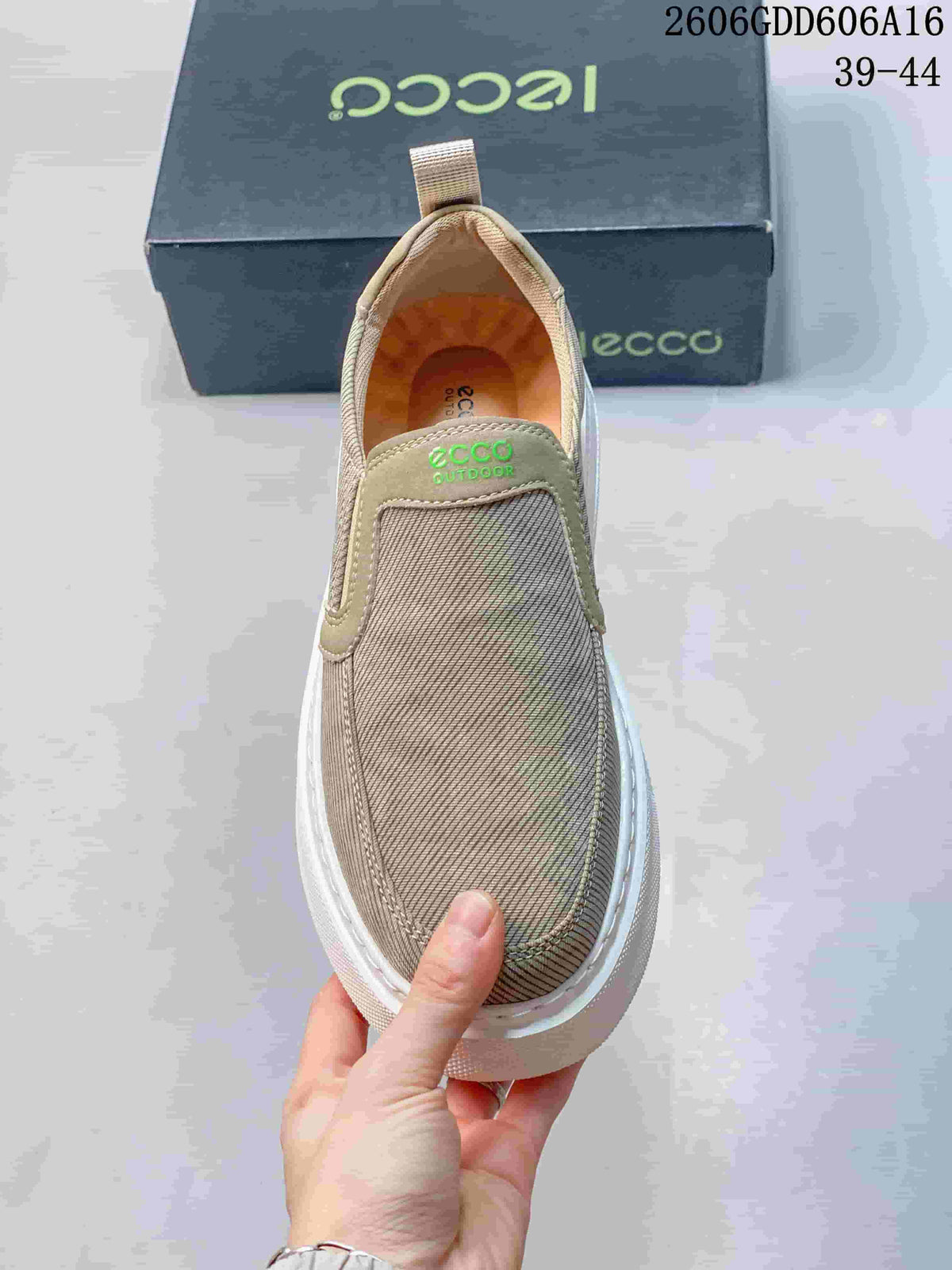 ECCO 621060 Slip-On Sneakers in Taupe
