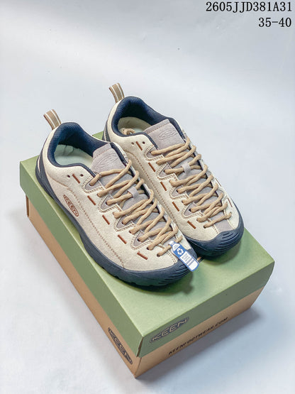 KEEN Jasper Low-Top Sneakers in Beige and Navy