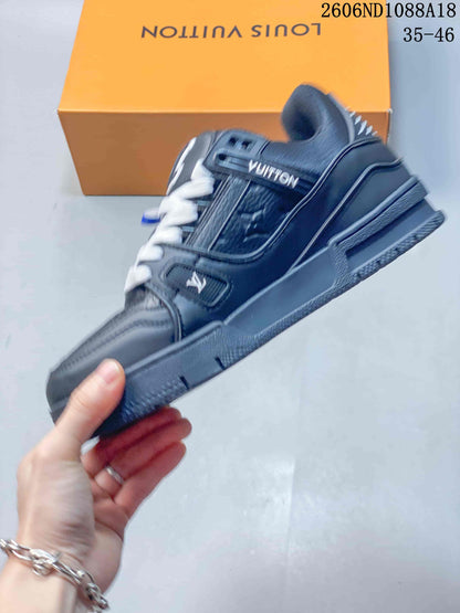 Louis Vuitton Trainer Low-Top Sneakers in Navy