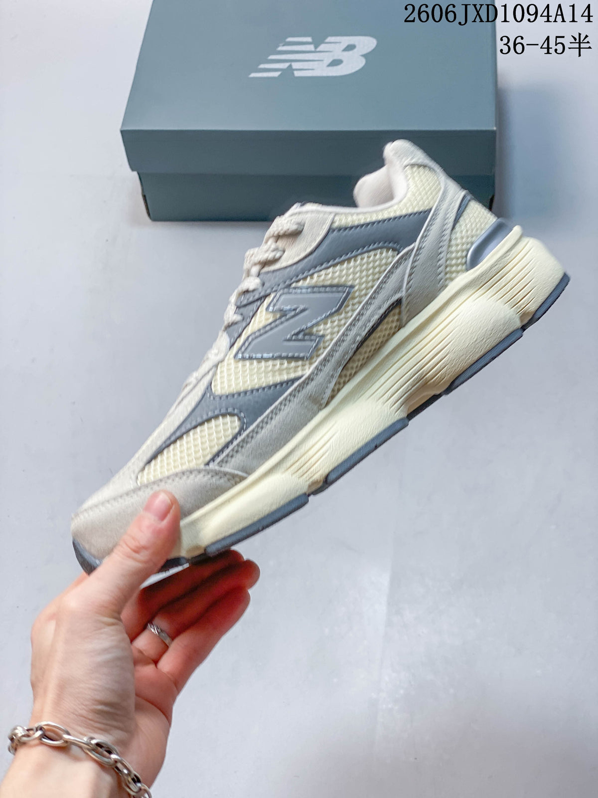 New Balance 603 Low-Top Sneakers in Cream and Gray