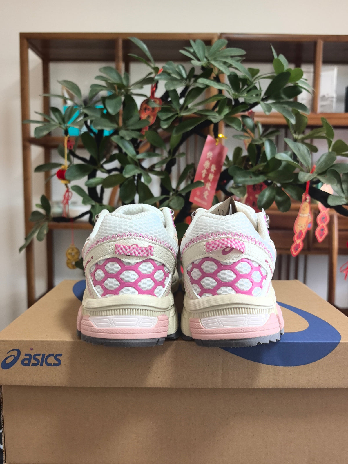 ASICS KL1 Sneakers in Pink and White