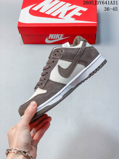 Nike SB Dunk Low Skateboarding Shoes IB4417
