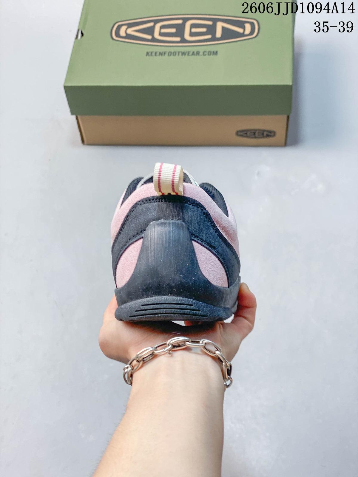 KEEN Jasper Low-Top Sneakers in Pink