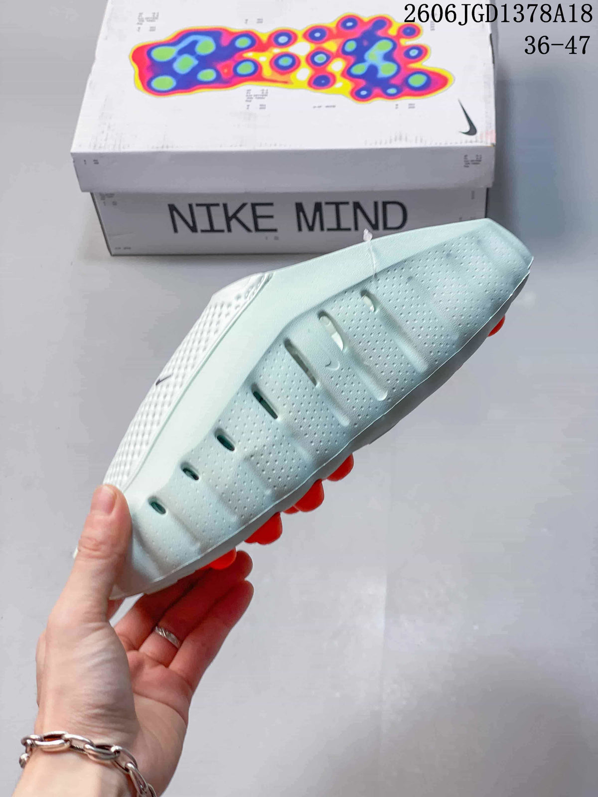 Nike Mind 001 Recovery Slides in Pale Mint