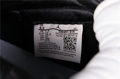 Close-up shoe size label showing US 8.5, UK 7.5, EU 42, CM 26.5, and style code CD0461-016.