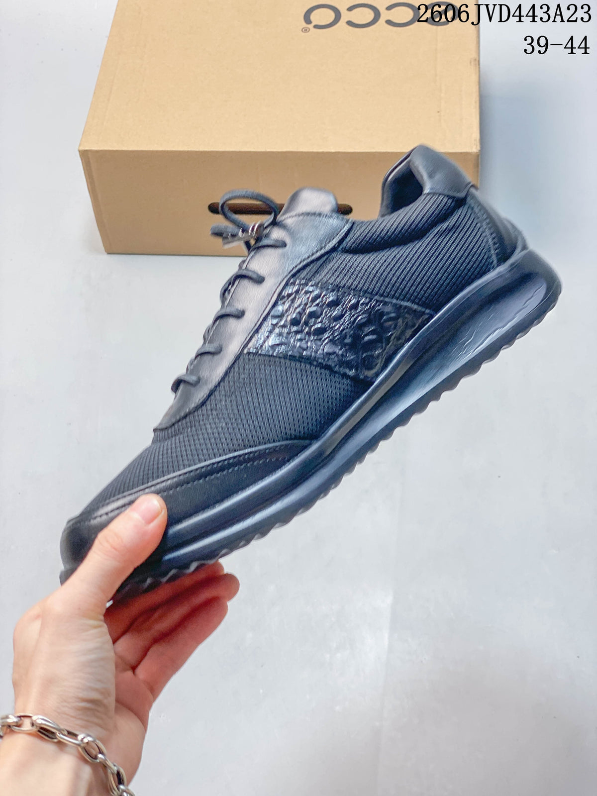ECCO Men’s Navy Mesh Lace-Up Casual Sneakers
