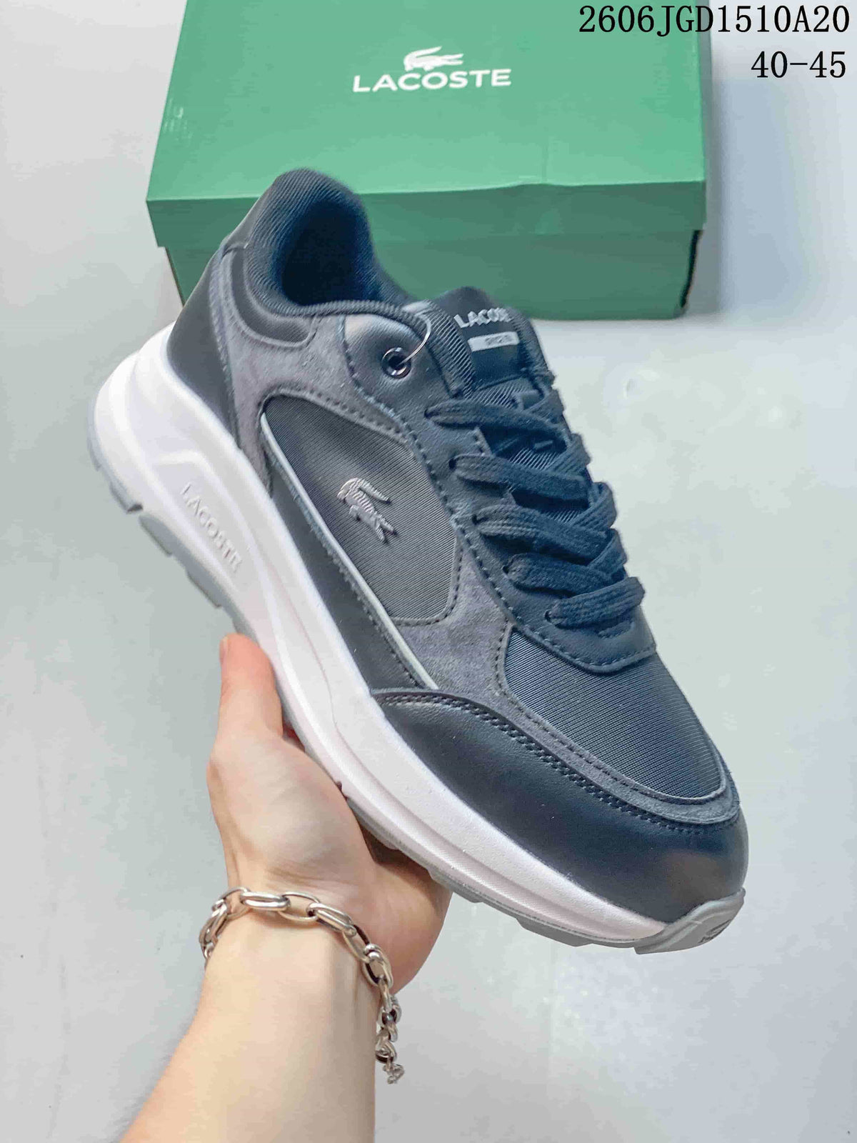 Lacoste 611140ASEQQ Grey and Navy Low-Top Sneakers