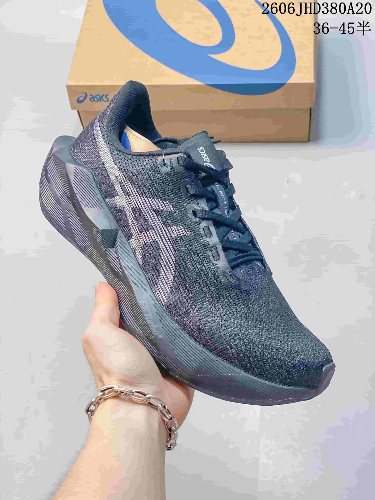 ASICS NOVABLAST 6 Running Shoes 1012C008-405