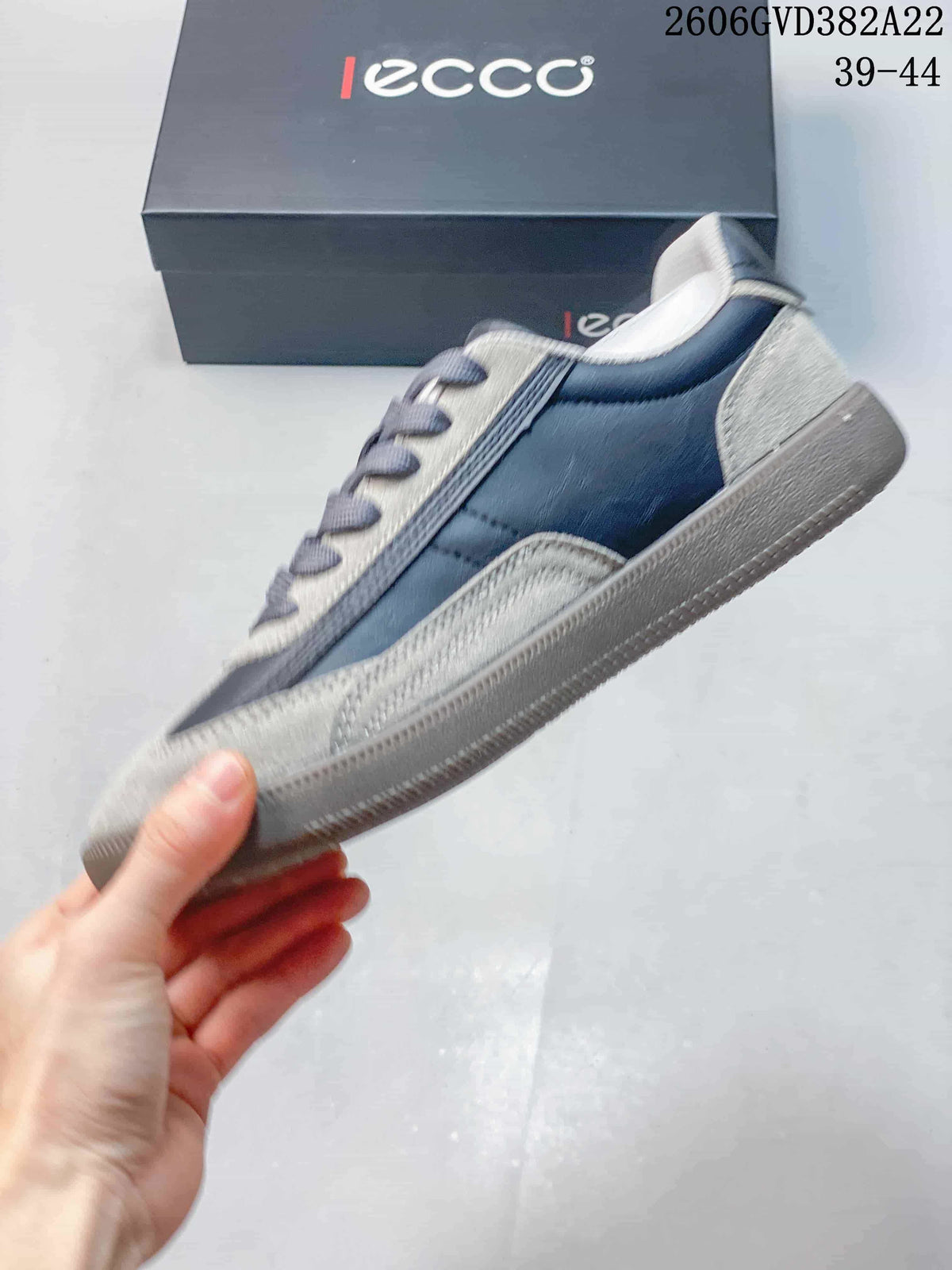 ECCO Men's Casual Lace-Up Sneakers, Gray and Navy, 2606GVD382A22