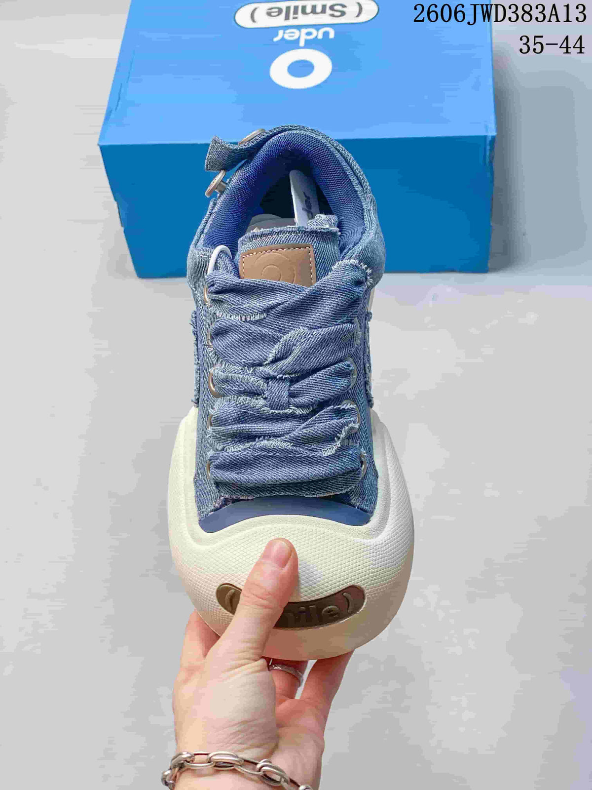 Ocai 002 Smile Blue Denim Low-Top Sneakers