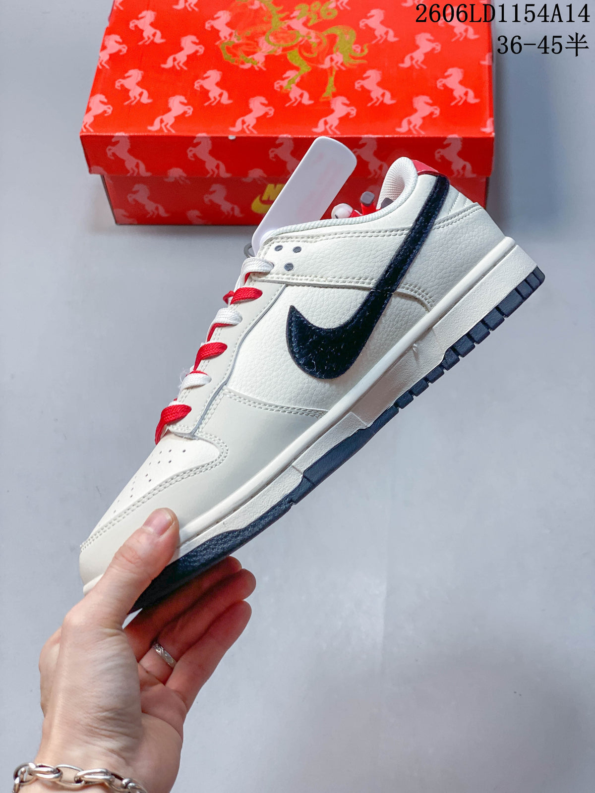Nike SB Dunk Low Anniversary Horse Graphic Sneakers FC1688-257
