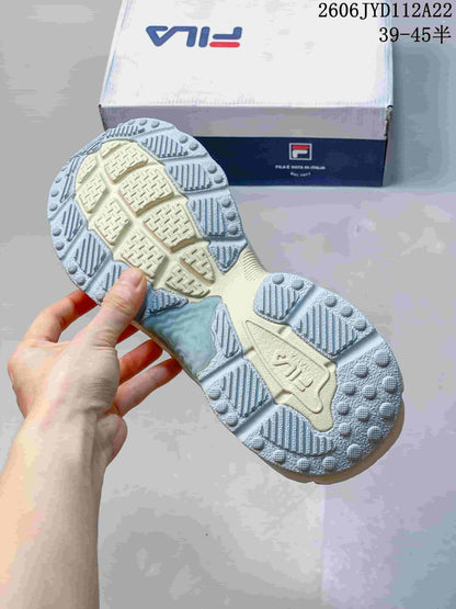 FILA 612520ASUOI Retro Sneakers, White and Blue