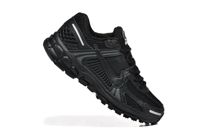 Nike Vomero 5 Black Running-Style Sneakers
