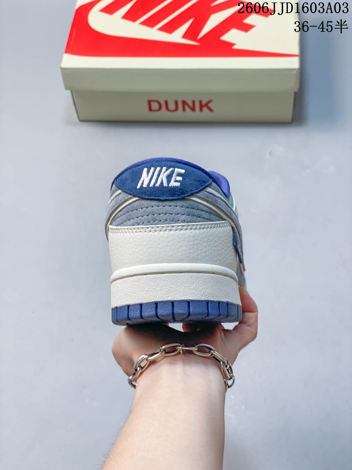 Nike SB Dunk Low Blue Grey Low-Top Sneakers