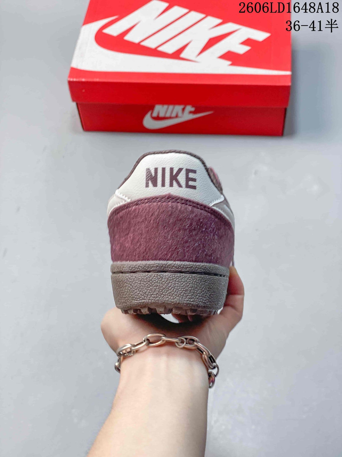 Nike Field General 82 SP Low-Top Sneakers in Burgundy