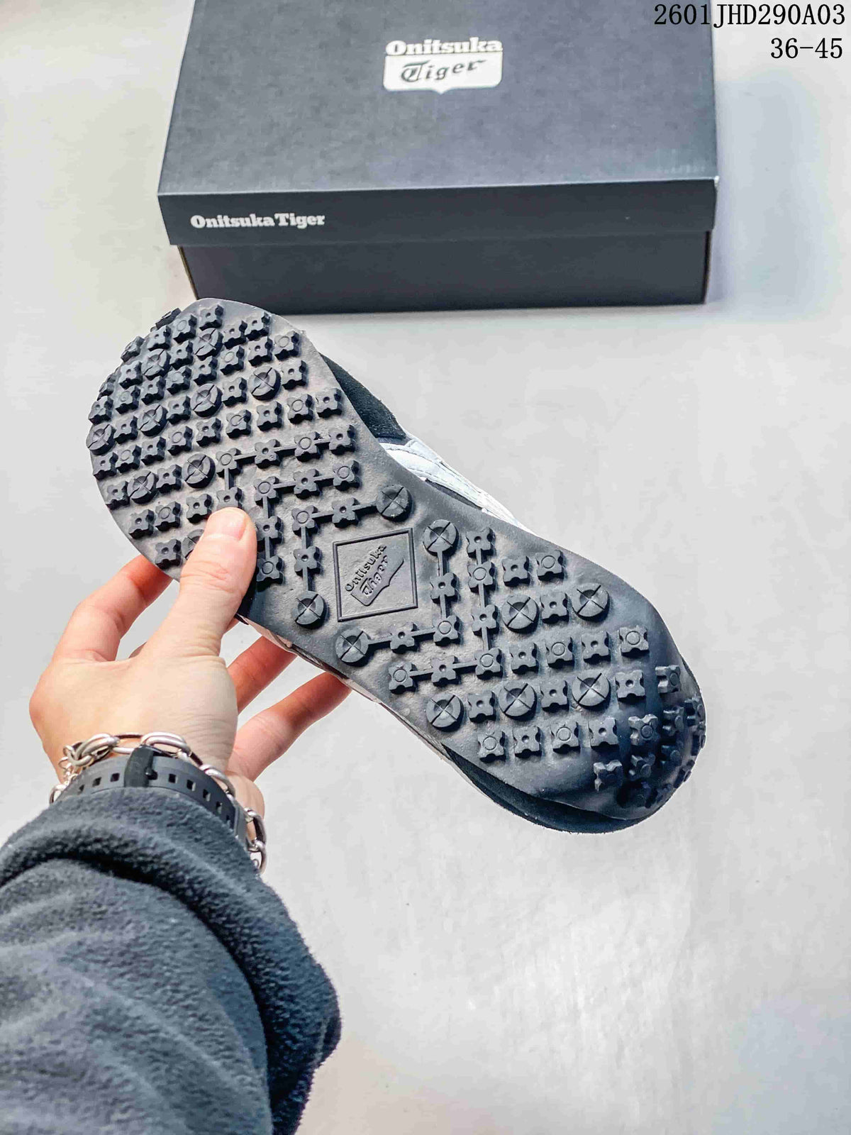 Onitsuka Tiger EDR 78 Retro Sneakers in Navy and Silver