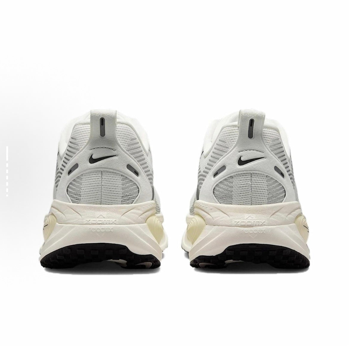 Nike Vomero 18 Running Shoes HM6803-101, Beige