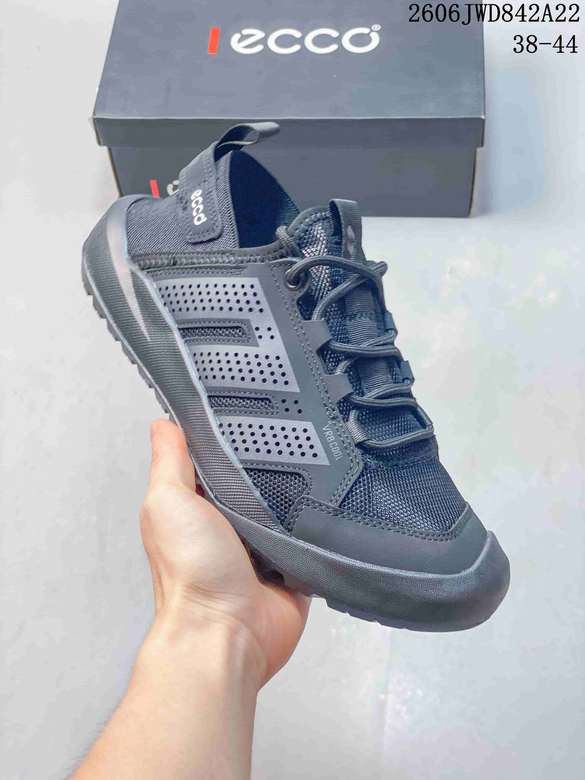 ECCO Men’s Gray Mesh Hiking Sneakers